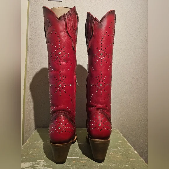 Corral Red Crystals & Studs Sequence Tall Top NWT